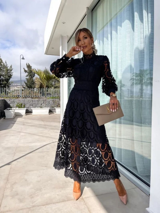 Noor | Vestido Romántico con Detalles Refinados